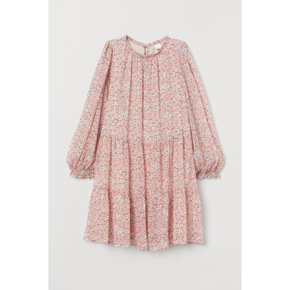 H&M Short Wide-Cut Light Pink Floral Tiered Dress with Puff Sleeves in Medium